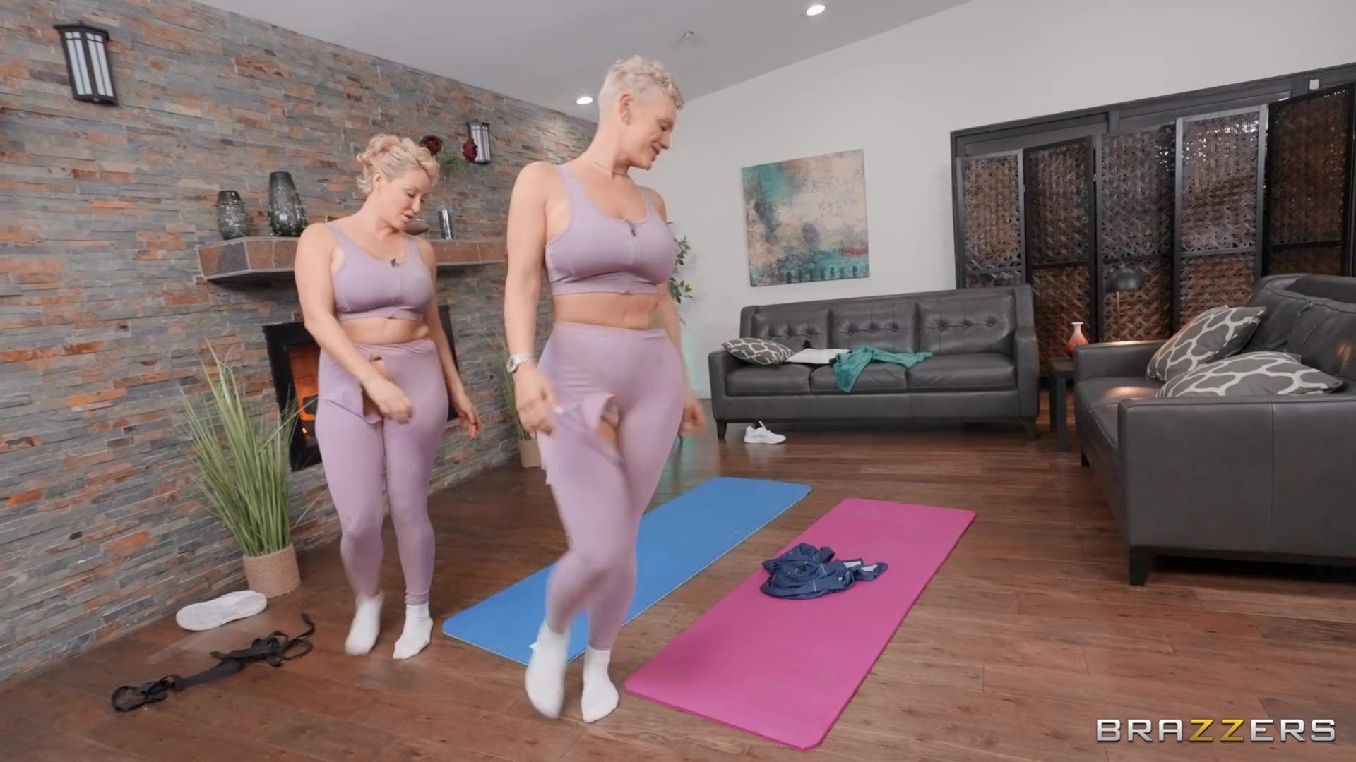 Fucking The MILF And Her Lookalike Trainer