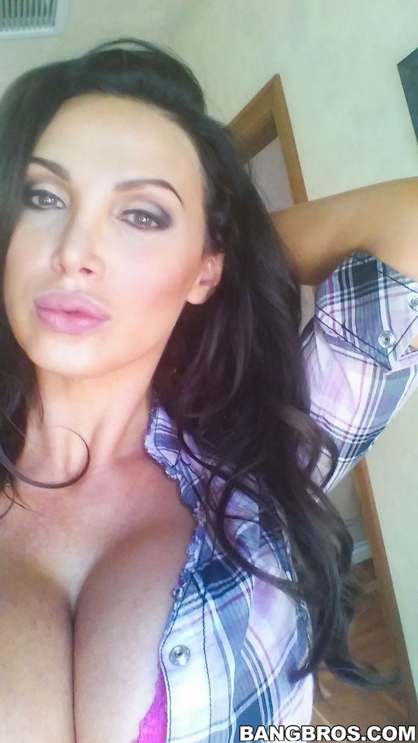 Pussy Domination, Nikki Benz vs Prince