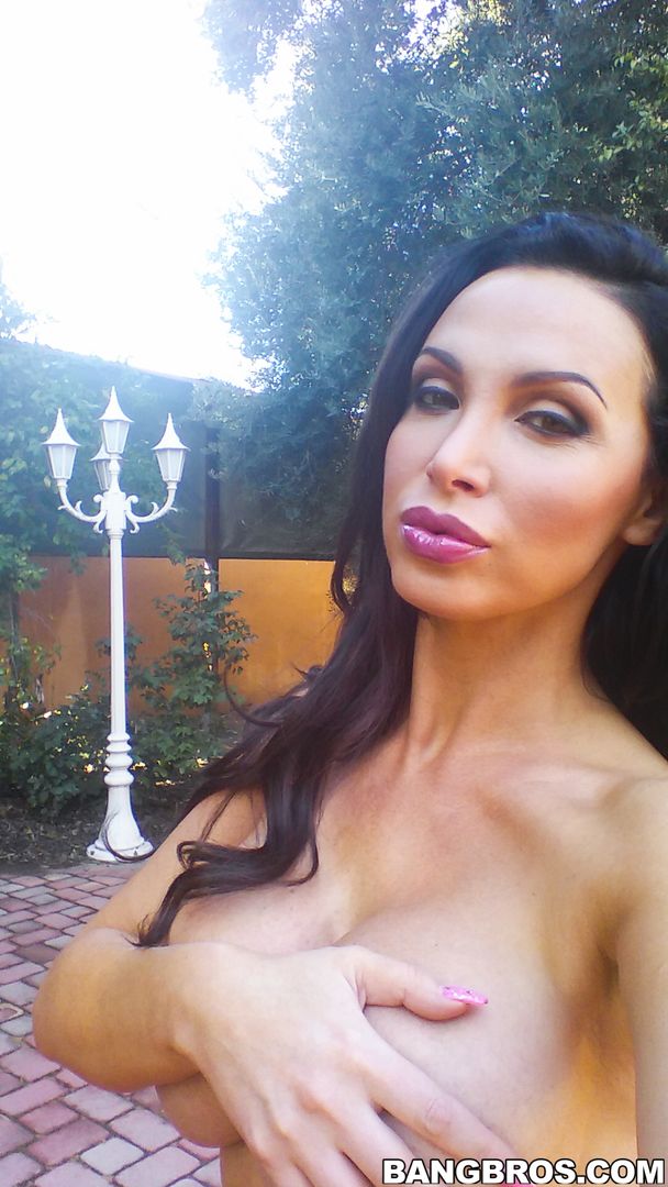 Pussy Domination, Nikki Benz vs Prince