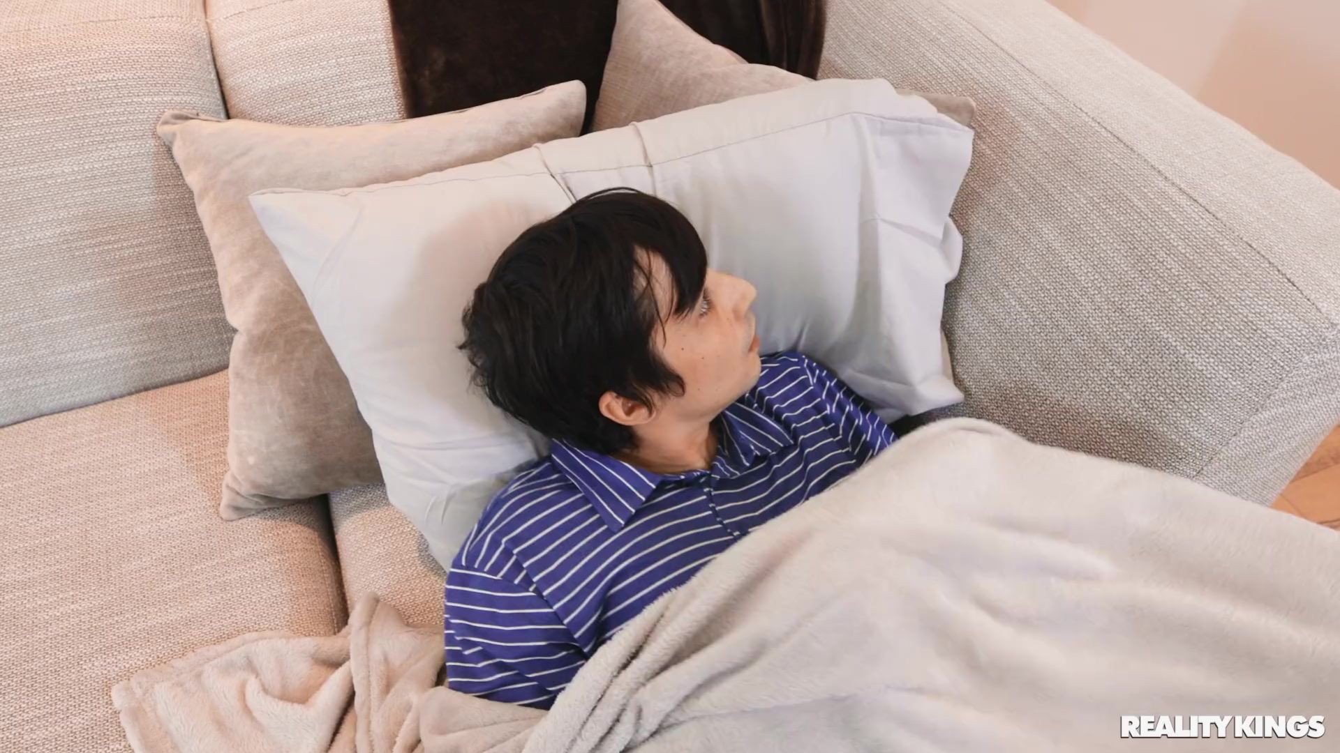 Pervy Guy Peeps On Horny Roommate