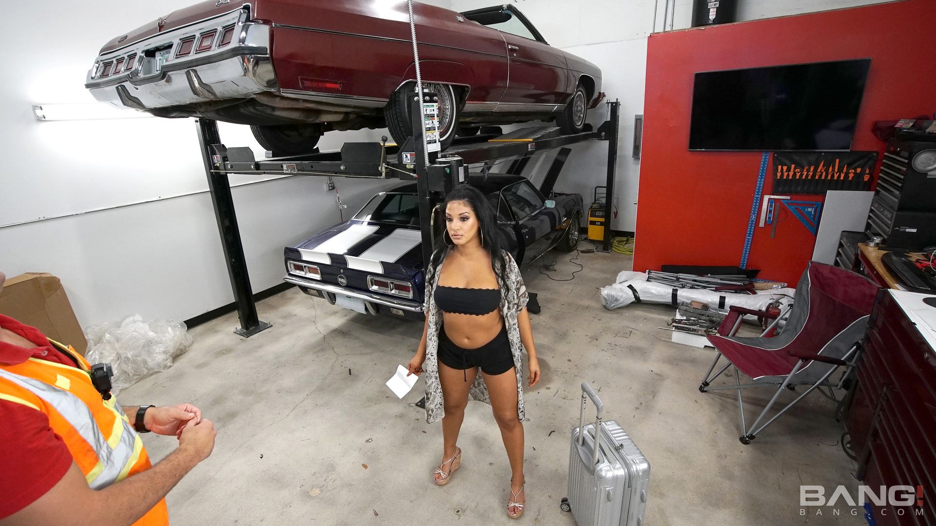 Kosame Dash Struts Her Pussy Around The Car Shop