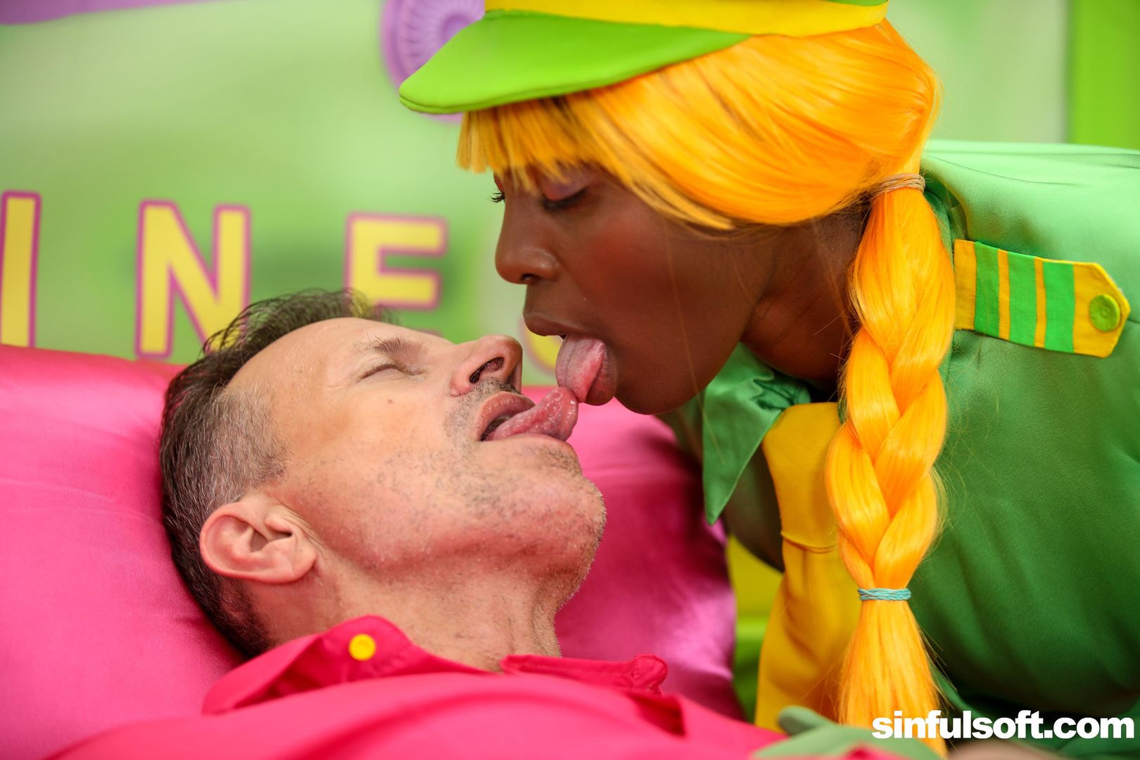 She Comes in Colors 3