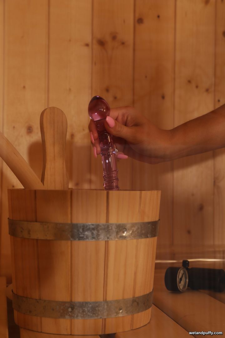 MIA TREJSI — STRIPPING FOR THE SAUNA