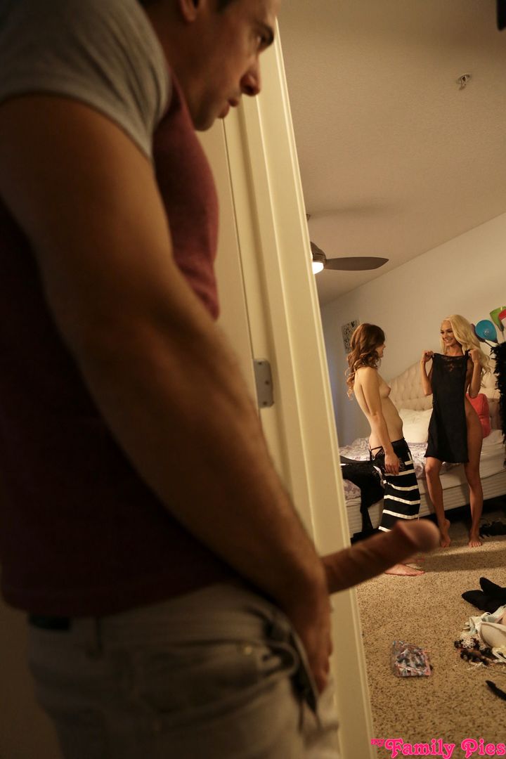 New Years Family Fuck - S1:E3
