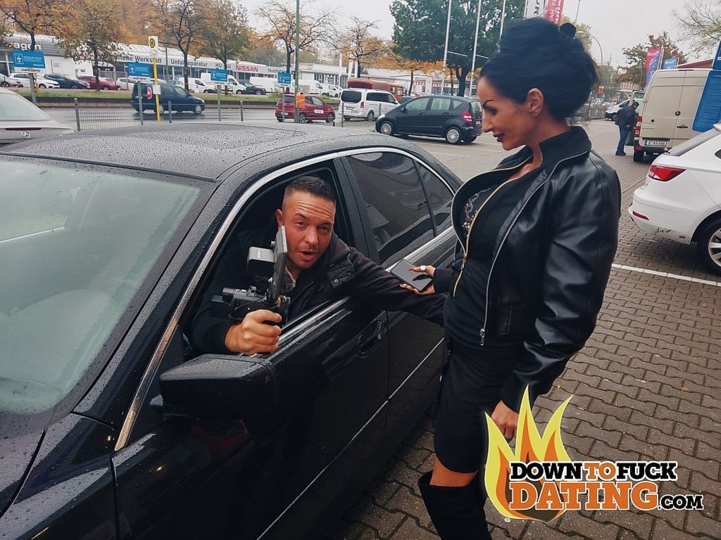 Sidney Dark: "Nice To Meet You, Now Stick It In
