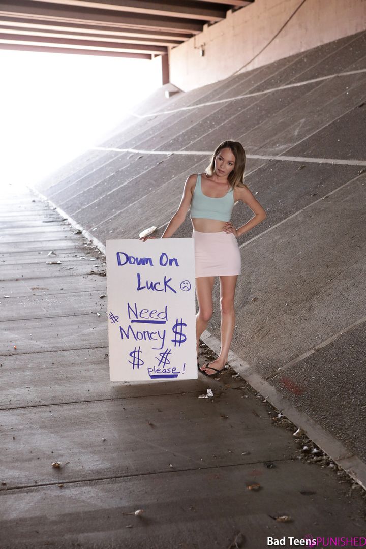 Ass For Cash - S5:E1