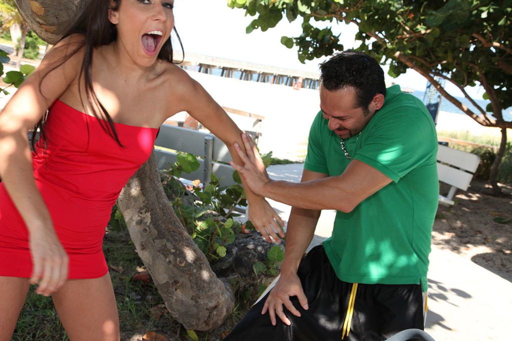 Jake Cummings Loves To Cum On Daniela Diamond