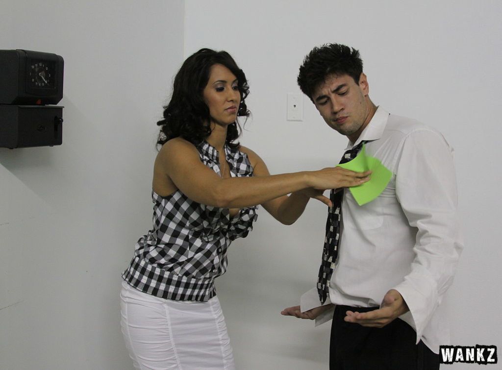 Isis Love Gets Fucked In The Office By Damien Parks