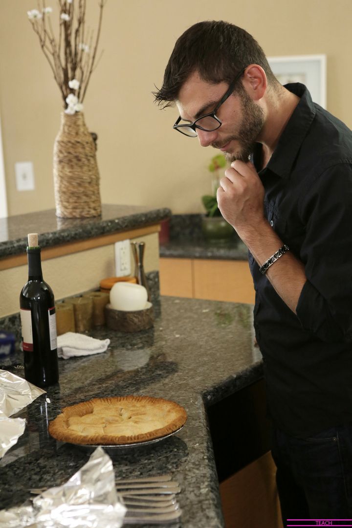 Moms Hot Pie - S7:E1