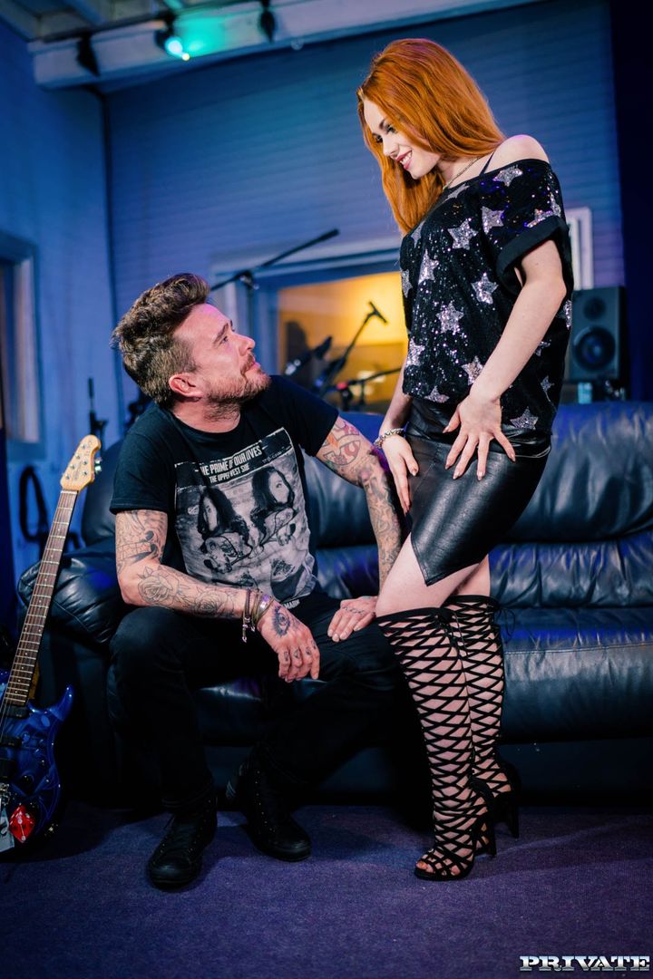 Ella Hughes Decorates Her Hairy Pussy With Cum