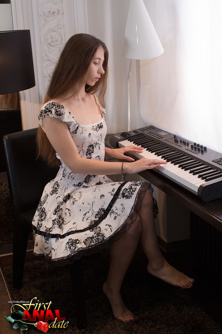 720px x 1080px - Piano lesson first-time anal photo set - OK.PORN