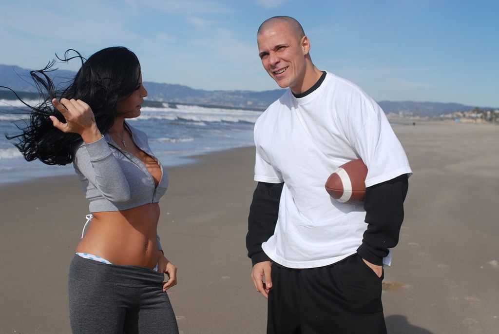 Mikayla Mendez Fucks Vibrator And Justice Young