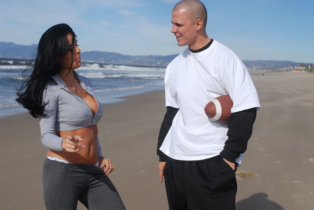 Mikayla Mendez Fucks Vibrator And Justice Young