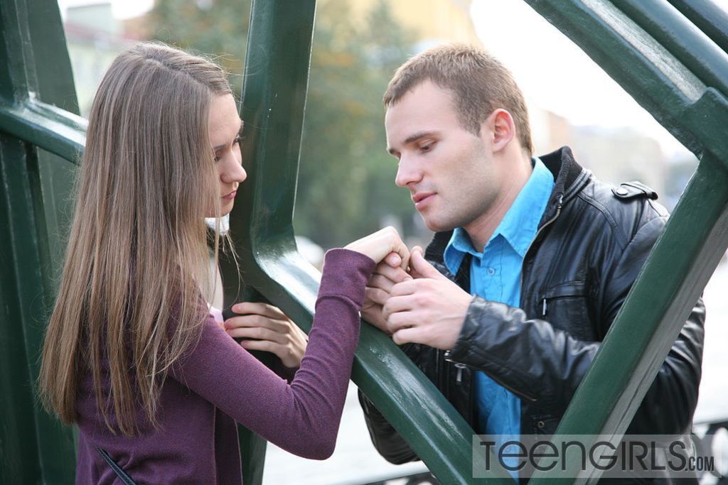 After First Date, Young Sharron Gets Fucked in Her Ass