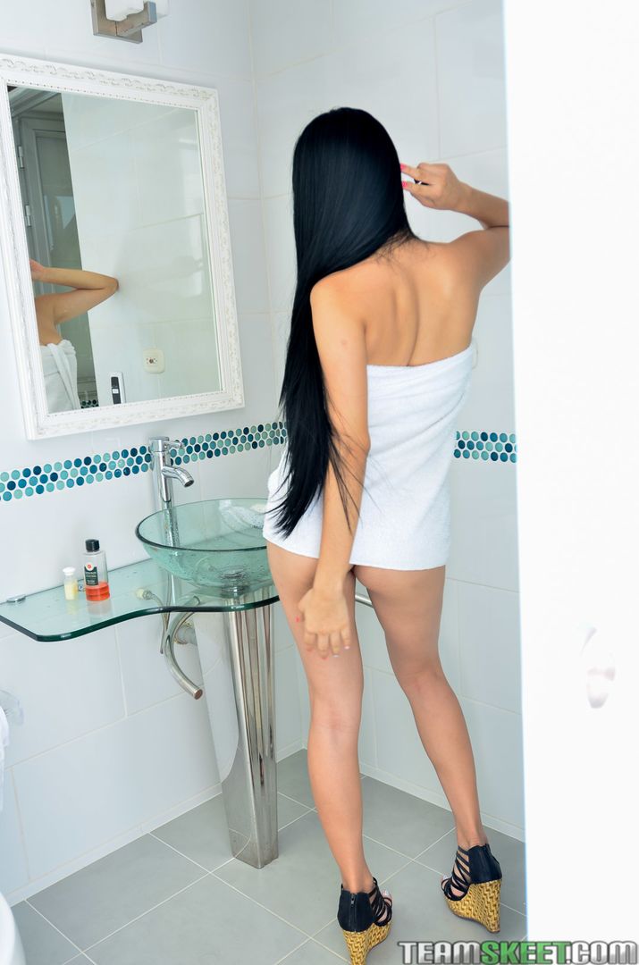 Braceface Latina Sucks Big Dick