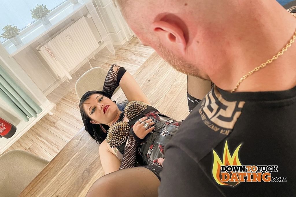 Doreen: Cum On My Pretty Pussy