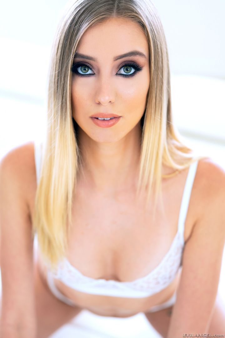 Young Haley's DP/Double-Anal Threesome