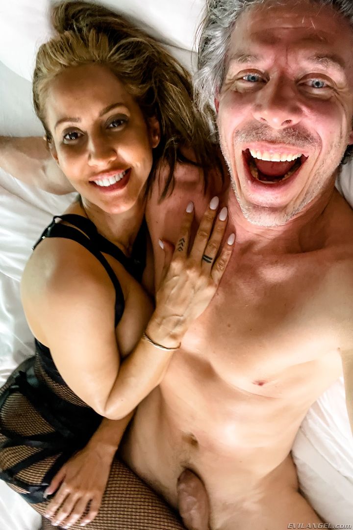 Isis Love: POV Pussy-Pounding Passion