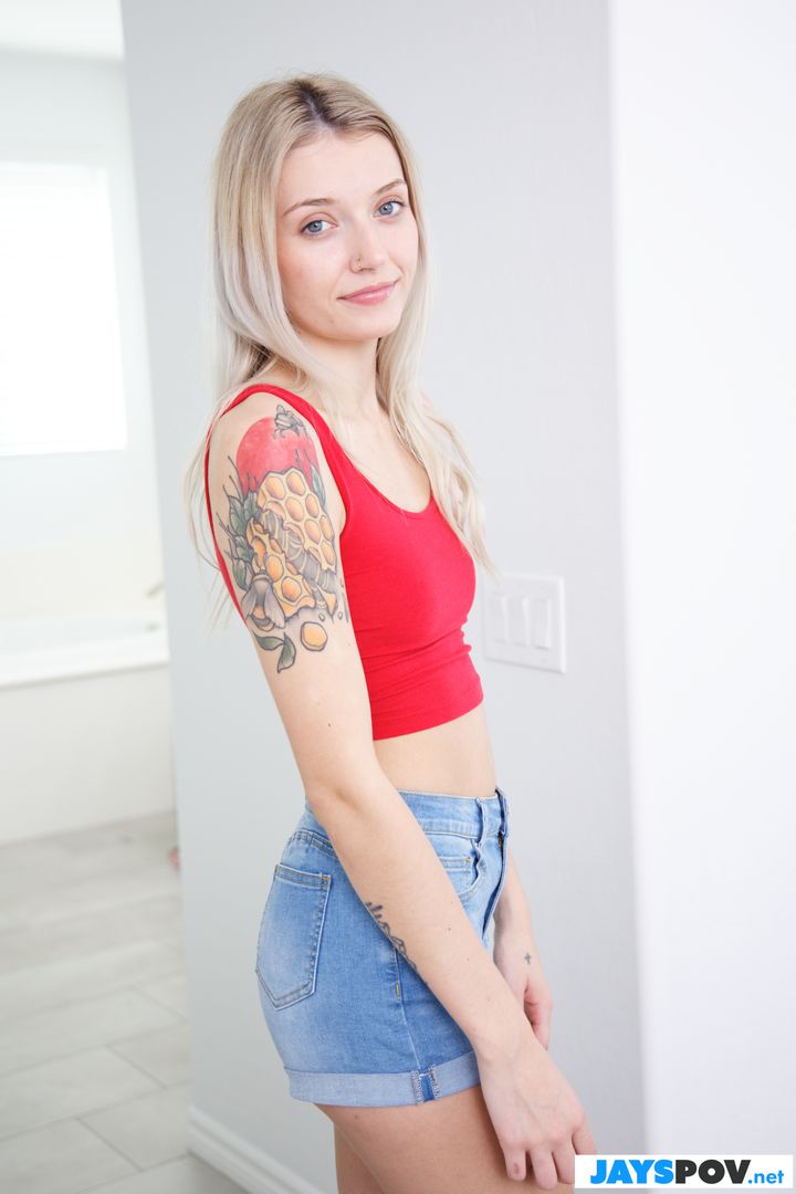 Teen Blonde Stepdaughter Lindsey Lane Wants My Cock