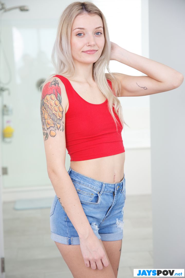 Teen Blonde Stepdaughter Lindsey Lane Wants My Cock