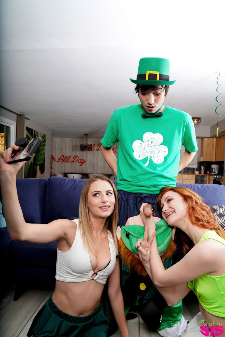 Its A Leprechaun Boner - S22:E1