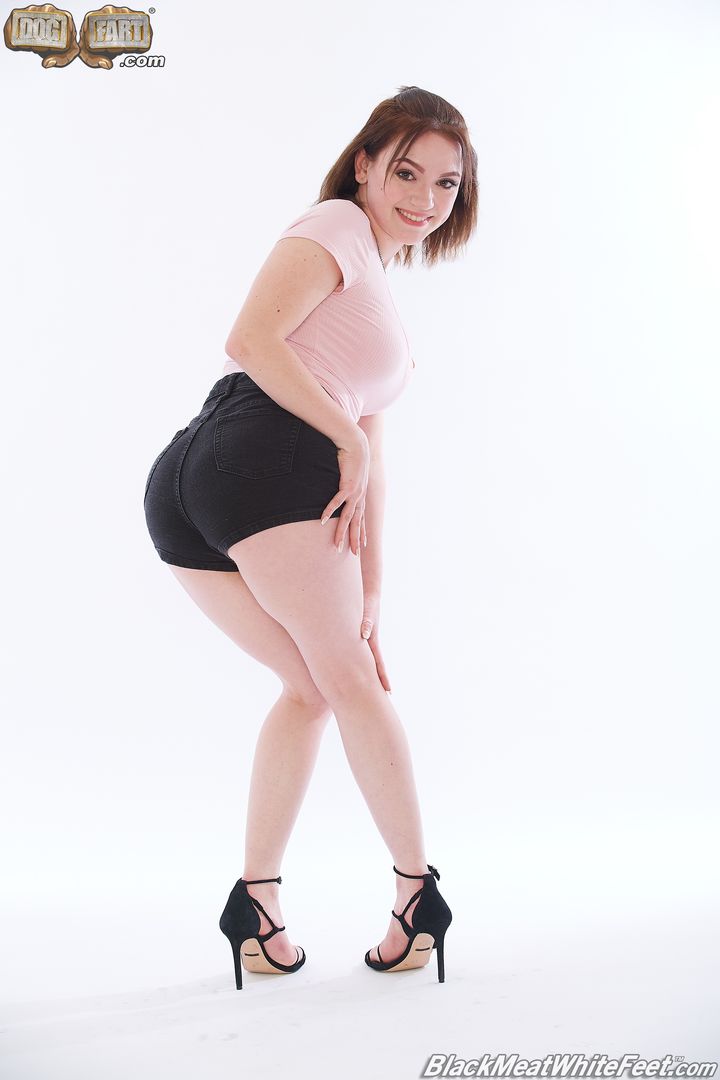 Gracie Gates-BlackMeatWhiteFeet