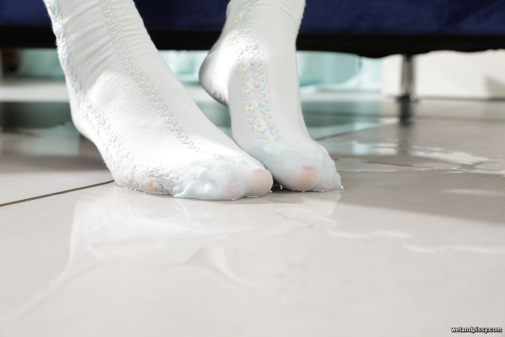 ANNA KHARA — PISS SOAKED SOFA