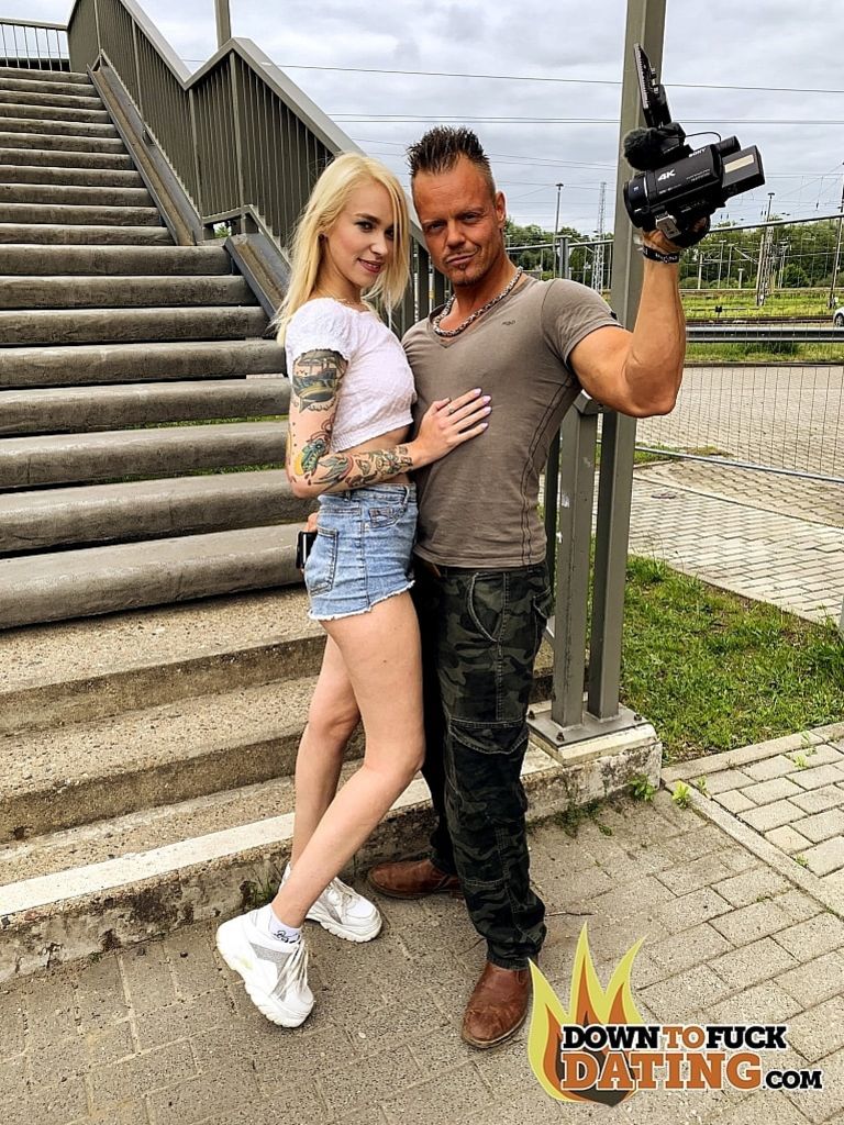 Arterya: Blonde Slut Wants Strange Cock