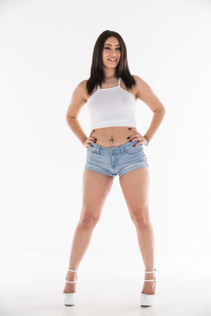 Demi Lowe Has An Outrageously Sexy Juicy Ass!