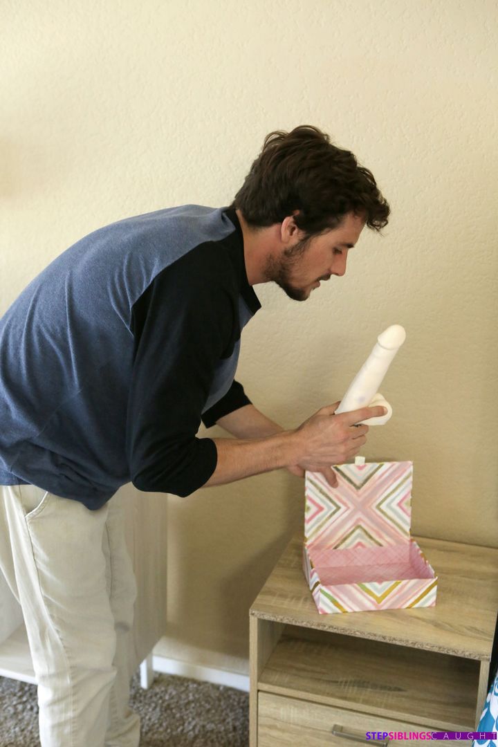My Step Sisters Toys - S5:E3