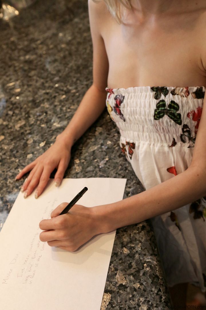 Love Letters - S1:E9