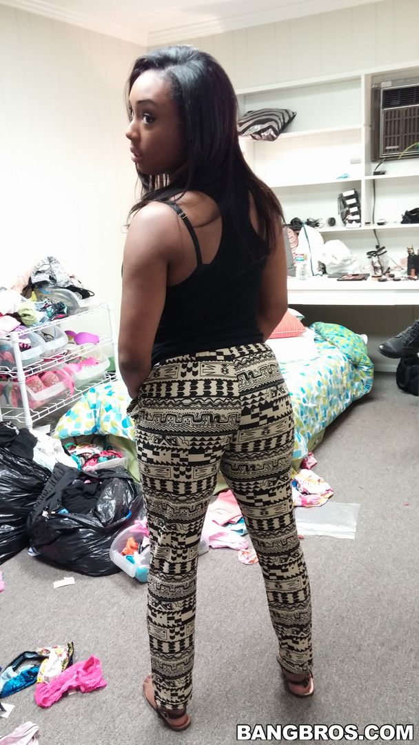 Thick Ebony Pussy Gets Railed