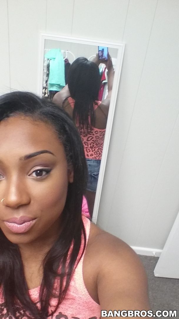 Thick Ebony Pussy Gets Railed