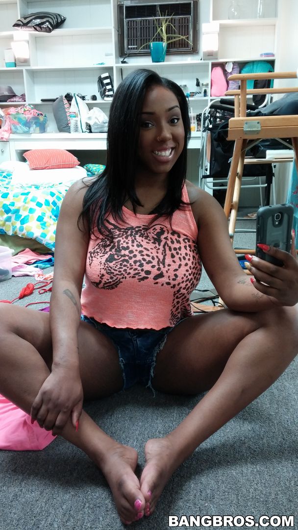 Thick Ebony Pussy Gets Railed