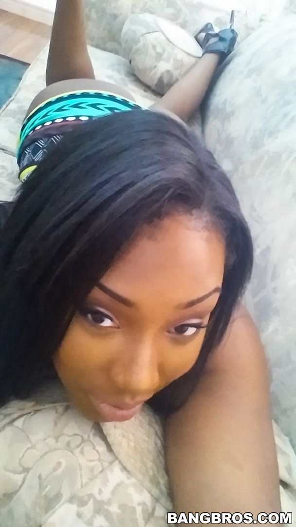 Thick Ebony Pussy Gets Railed