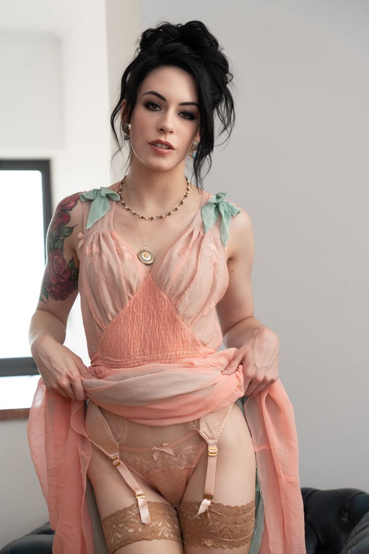 Anna de Ville Sex Addict Scene 1