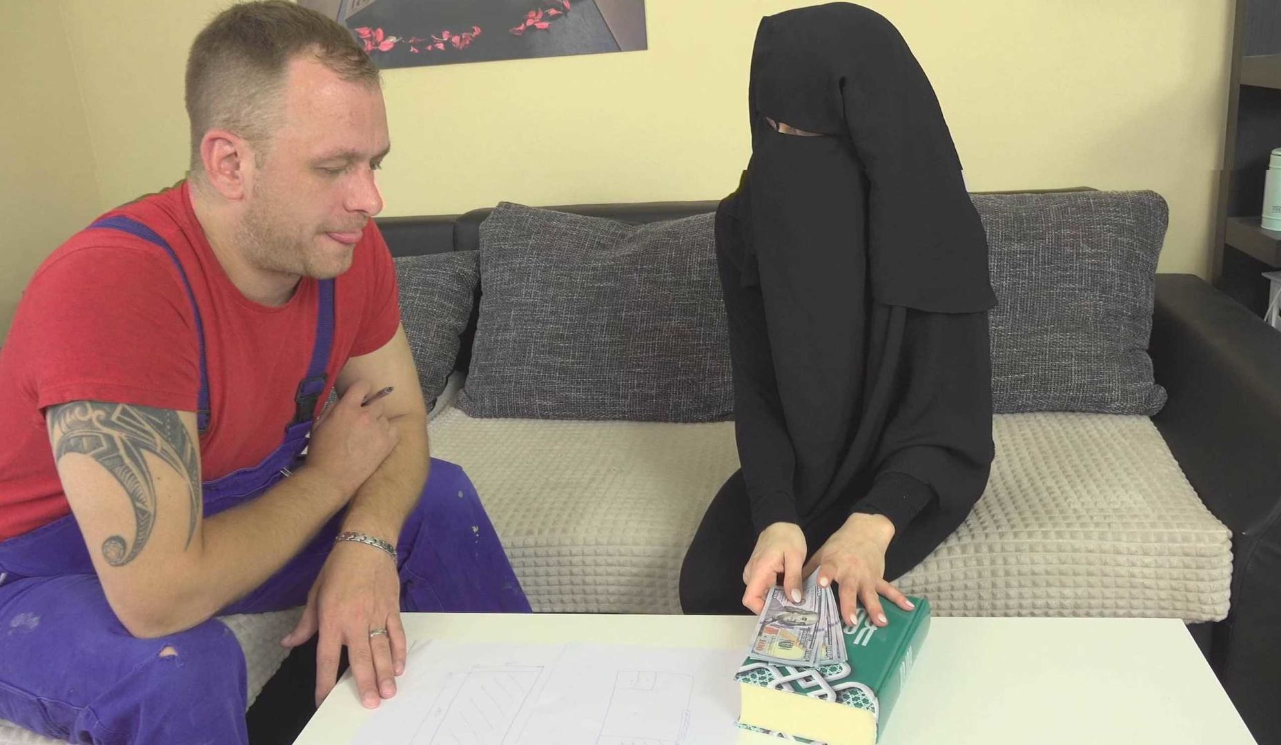 Contractor fucks Muslim bitch as compensation
