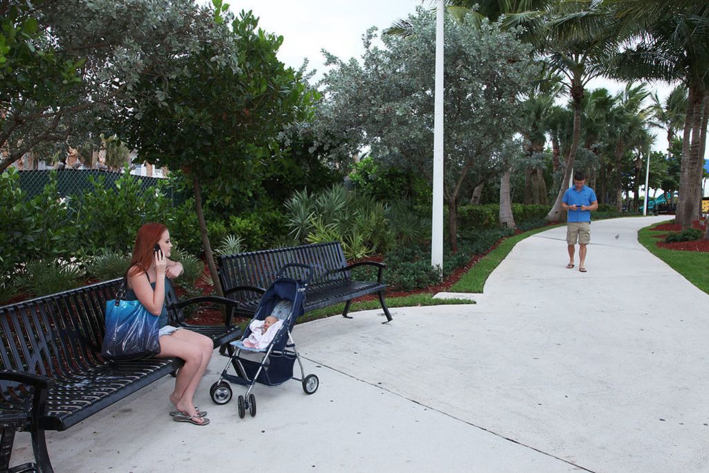 Two Strangers Meet At A Park And Fuck Each Other