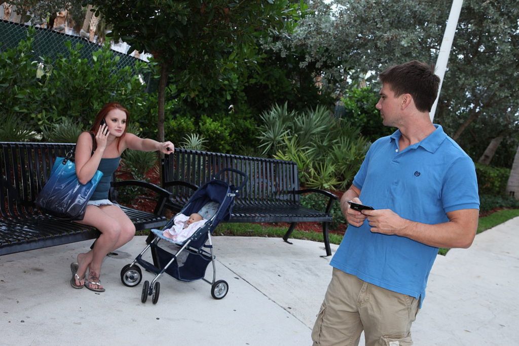 Two Strangers Meet At A Park And Fuck Each Other
