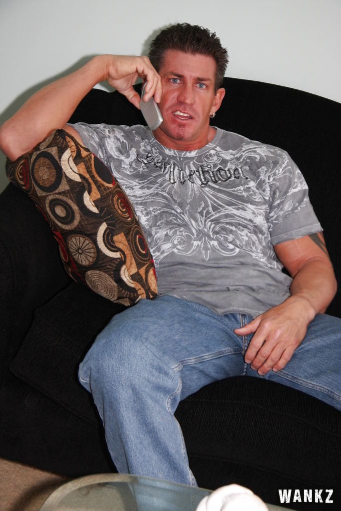 Lee Stone Invites Kendra Secrets To His Pool