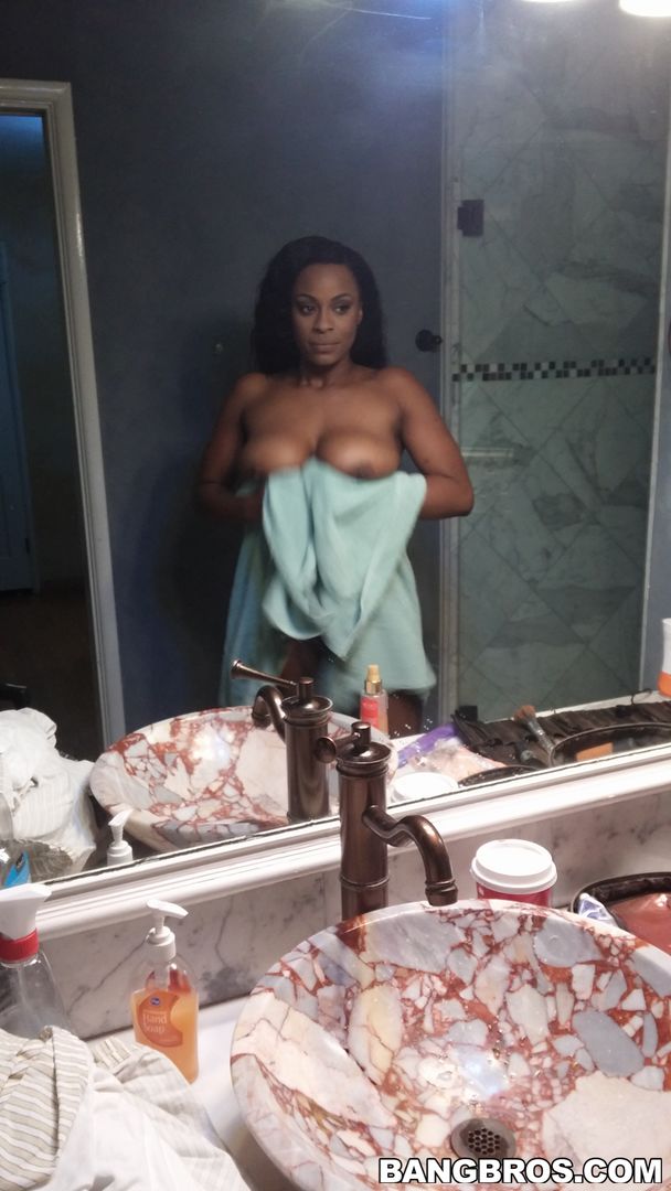 Thick Ebony Nympho Gets Fucked
