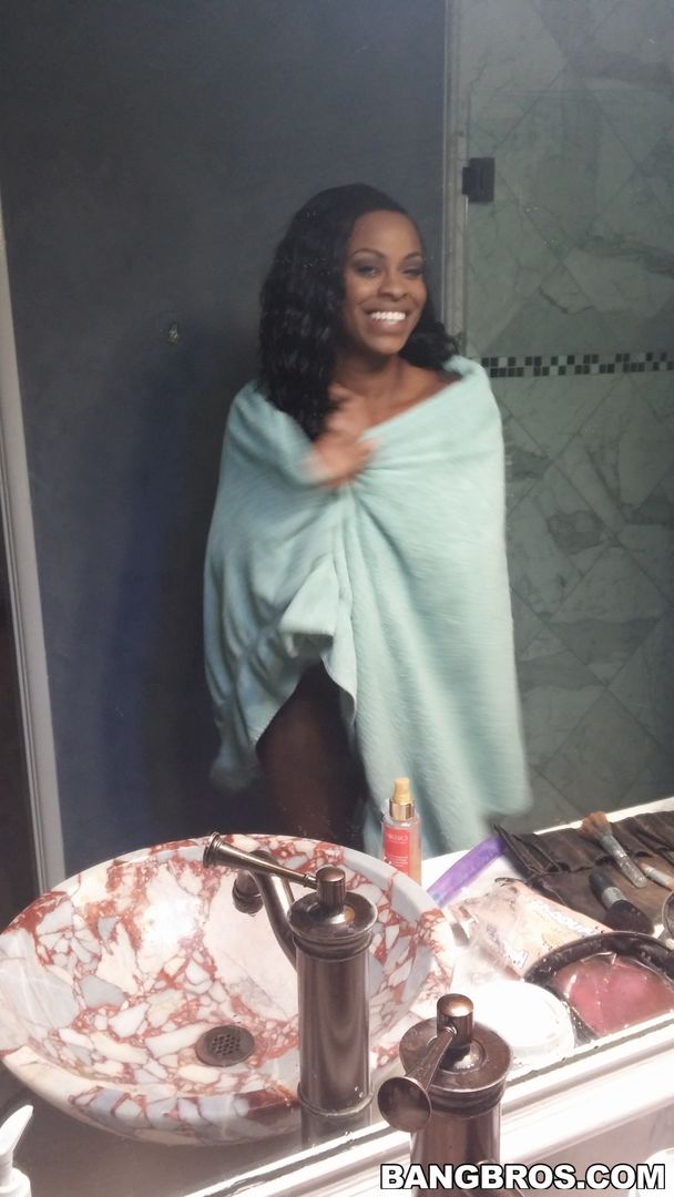 Thick Ebony Nympho Gets Fucked