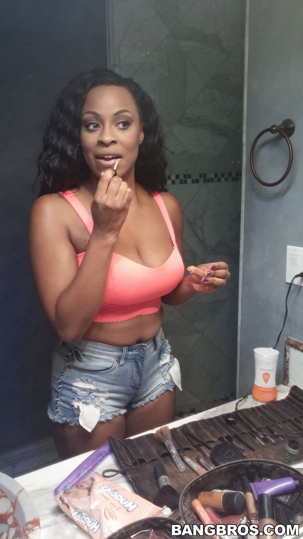 Thick Ebony Nympho Gets Fucked