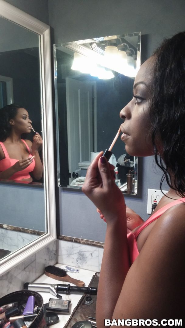 Thick Ebony Nympho Gets Fucked