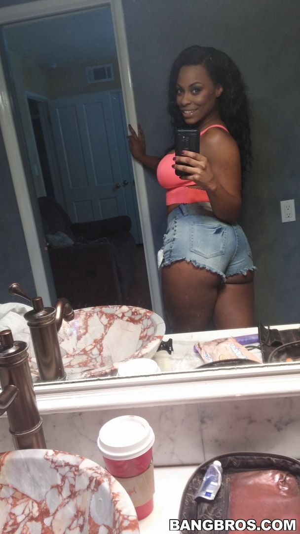 Thick Ebony Nympho Gets Fucked