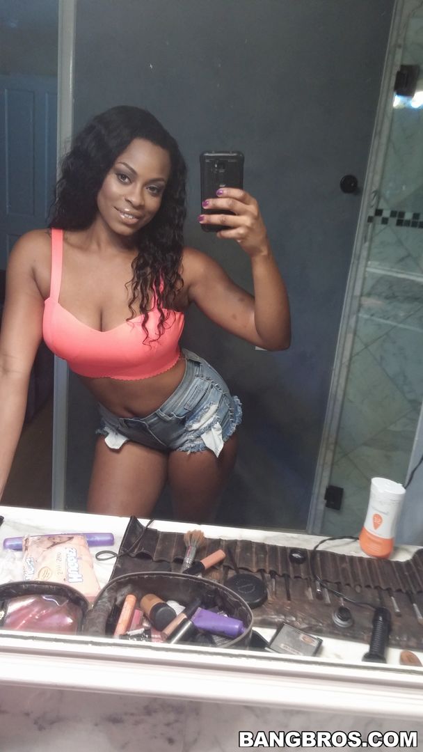 Thick Ebony Nympho Gets Fucked