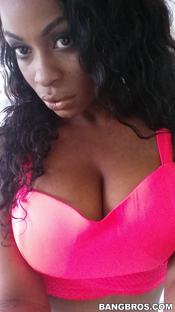Thick Ebony Nympho Gets Fucked