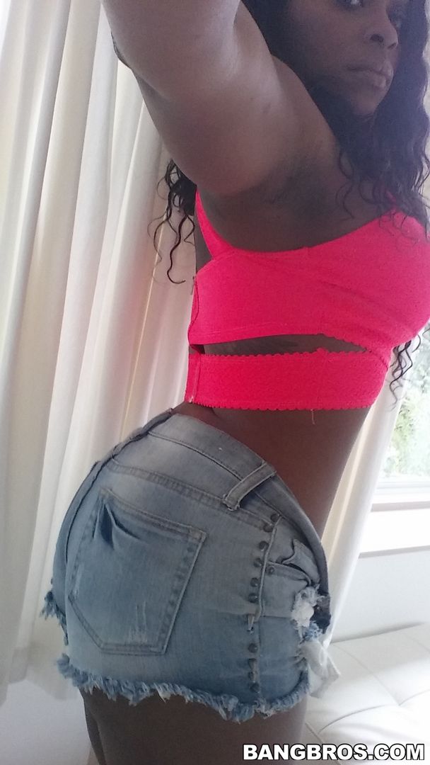 Thick Ebony Nympho Gets Fucked