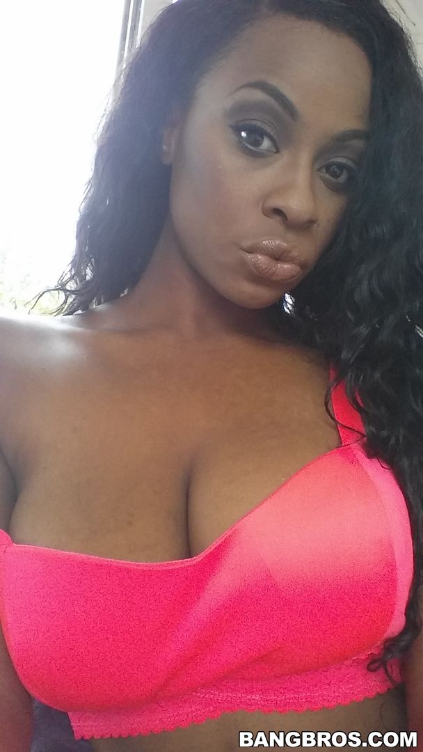 Thick Ebony Nympho Gets Fucked