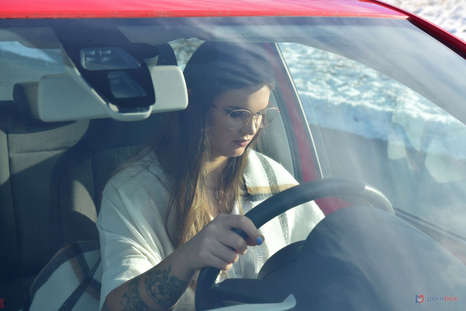 Curvy Slut Taylee Woods DP’d by 3 BBCs for Car Accident GP2281